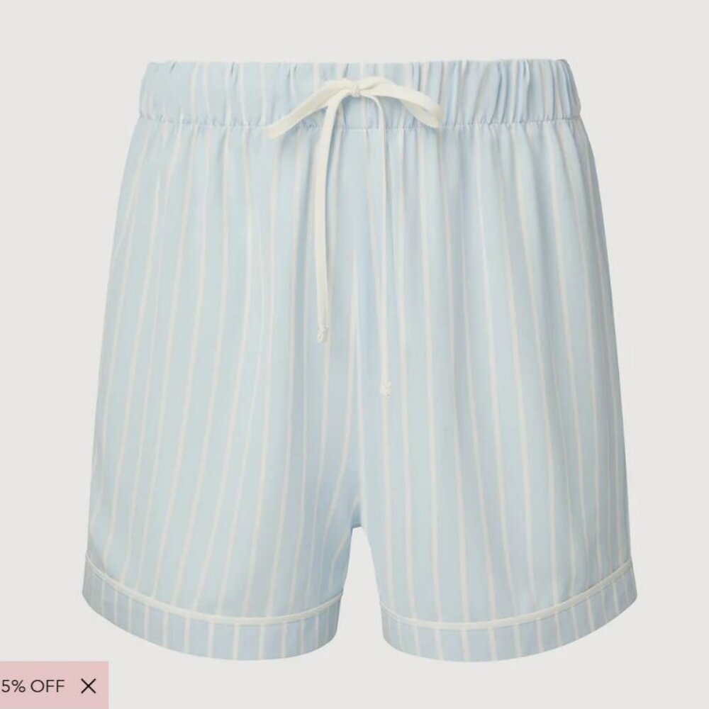 NWT Rachel Parcell Pull On Woven Short. Size small.